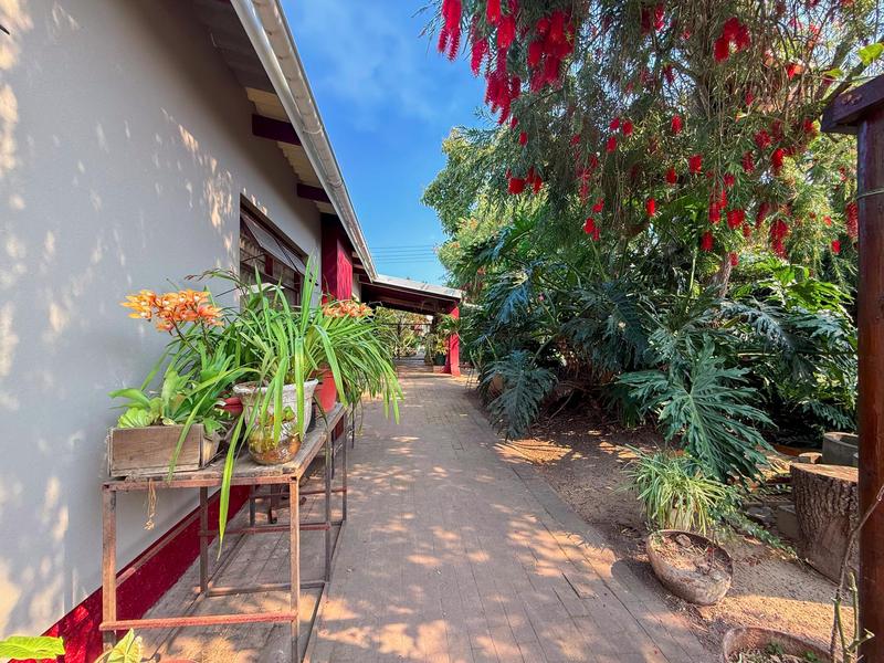 6 Bedroom Property for Sale in Denneoord Western Cape